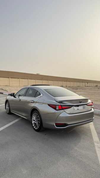 لكزس ES300h هايبرد 2023
